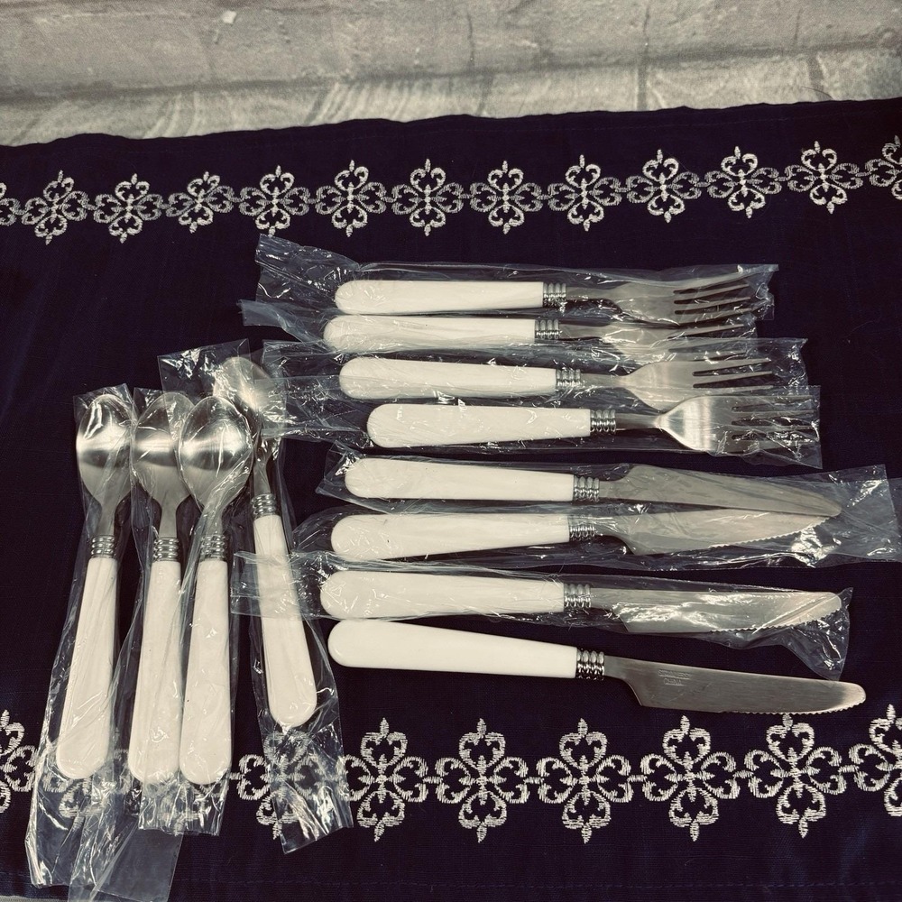 Vintage Gibson white-handled stainless steel flatware 4 spoons, knives & forks